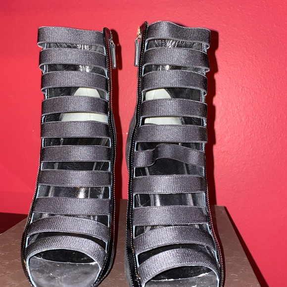 Authentic Gucci Sandals includes box & dustbag - Picture 6 of 6